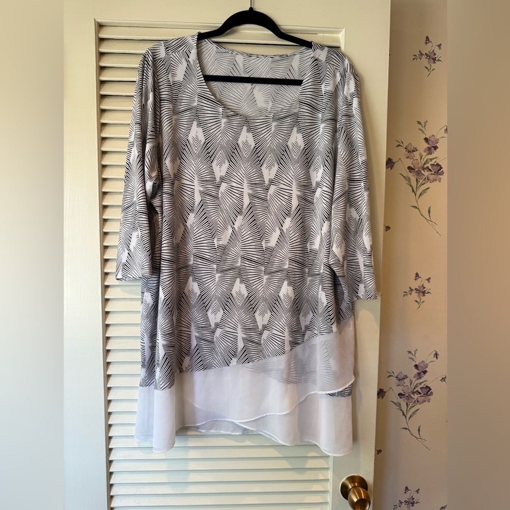 Pullover 3/4 Sleeve Black & White Print Top with White Sheer Along Bottom Hem 2X